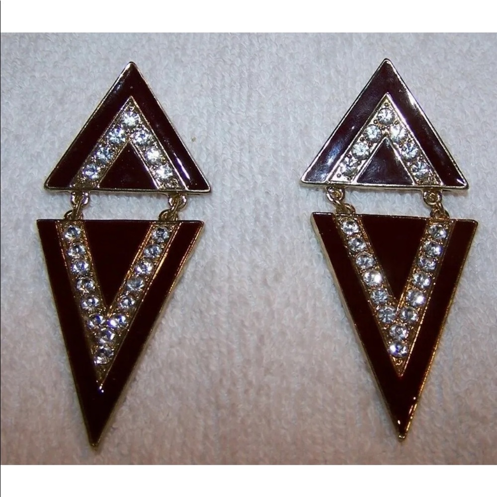 Exquisite Brown
Rhinestone Triangle Pierced Earrings